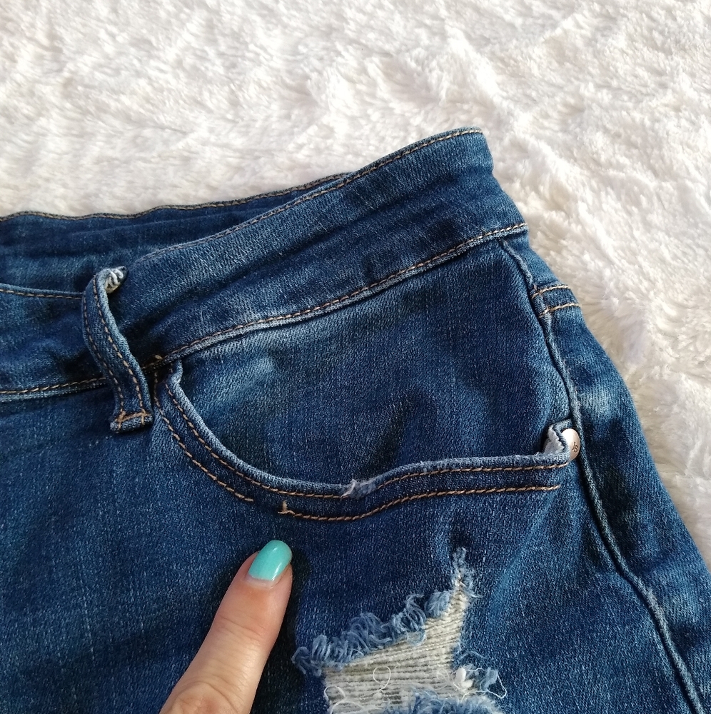Judy Blue High Rise Distressed Shorts - Picture 6 of 6